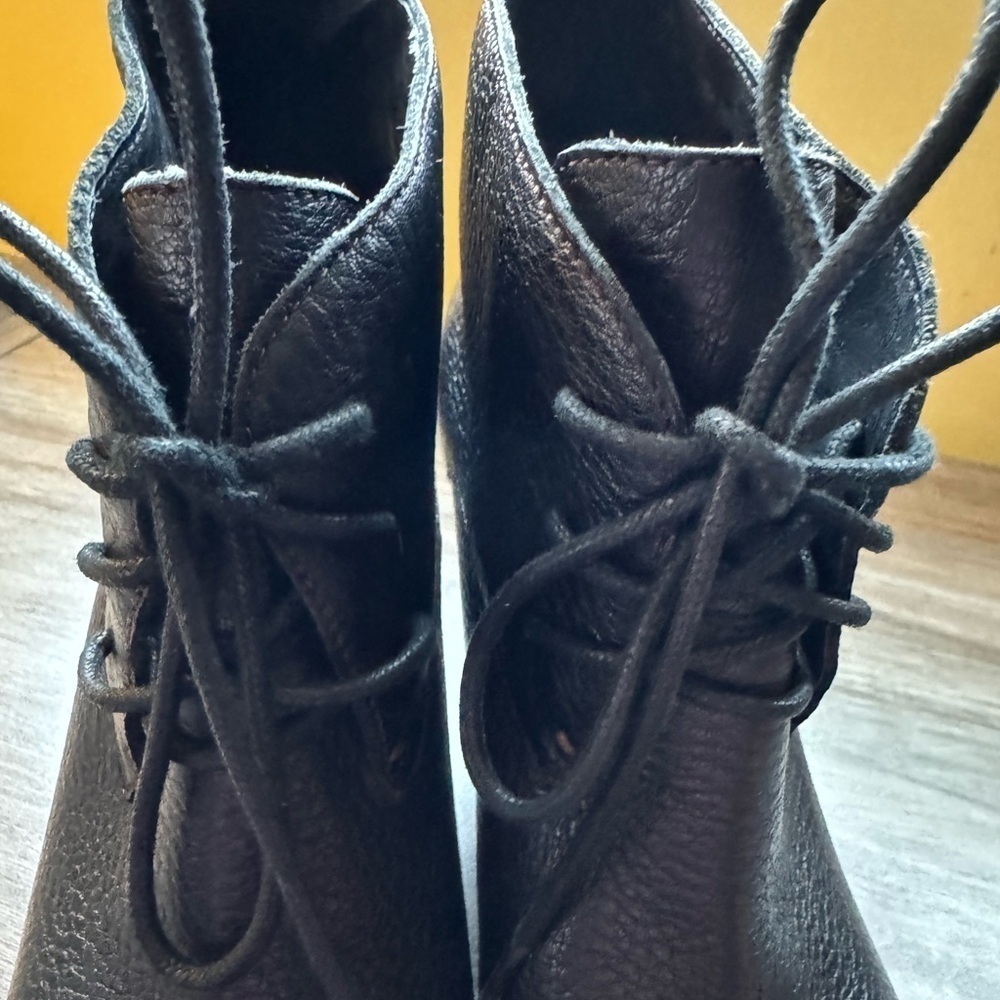 Florsheim Black Pebble Leather Lace Up 3.5” Heeled Booties. Size 38 - Picture 6 of 11